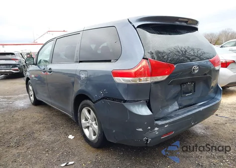 2014 Toyota Sienna L V6 7 Passenger z USA, uszkodzony, nr VIN 5TDZK3DC0ES500638